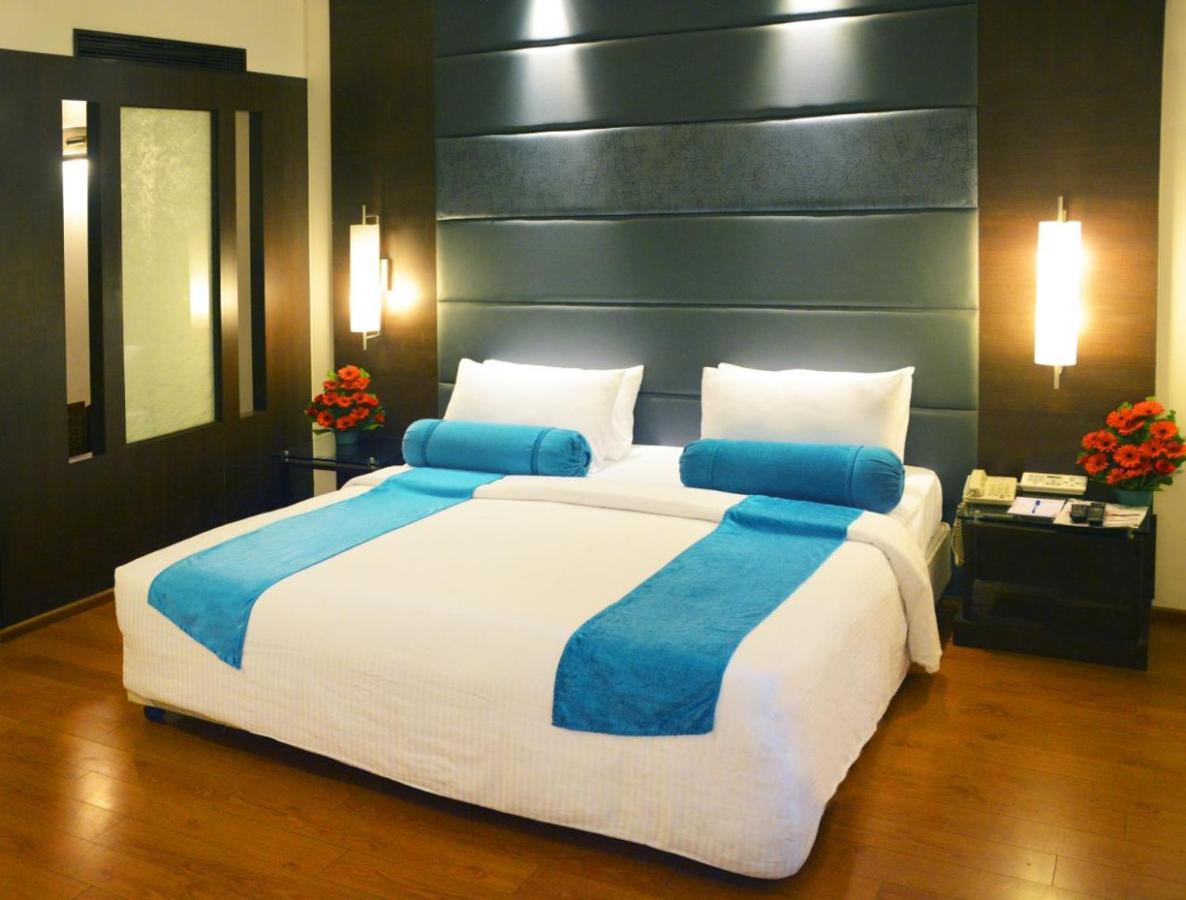 Ashraya International Hotel Bangalore Exterior photo
