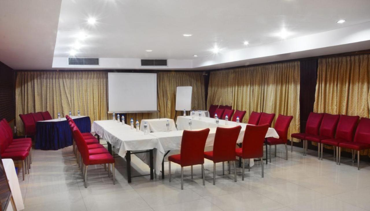 Ashraya International Hotel Bangalore Exterior photo