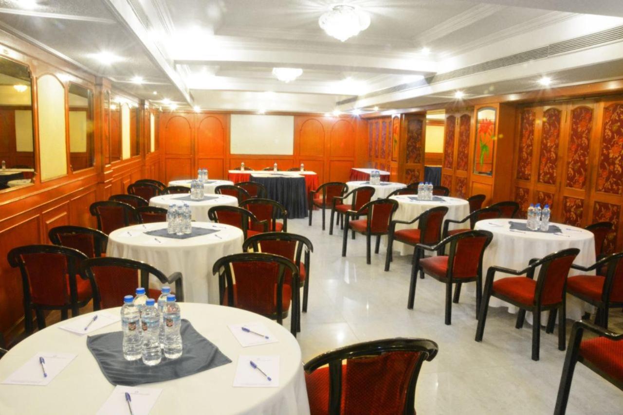 Ashraya International Hotel Bangalore Exterior photo