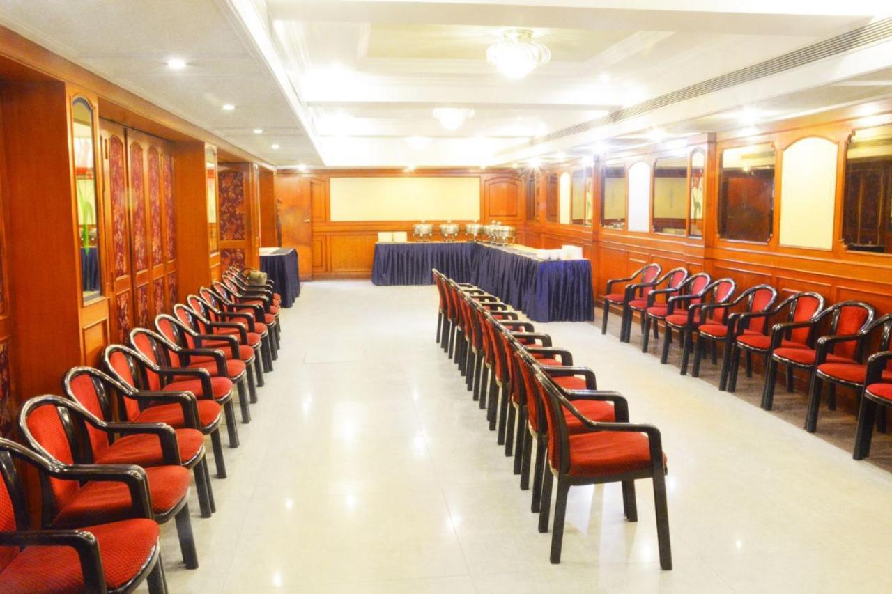 Ashraya International Hotel Bangalore Exterior photo