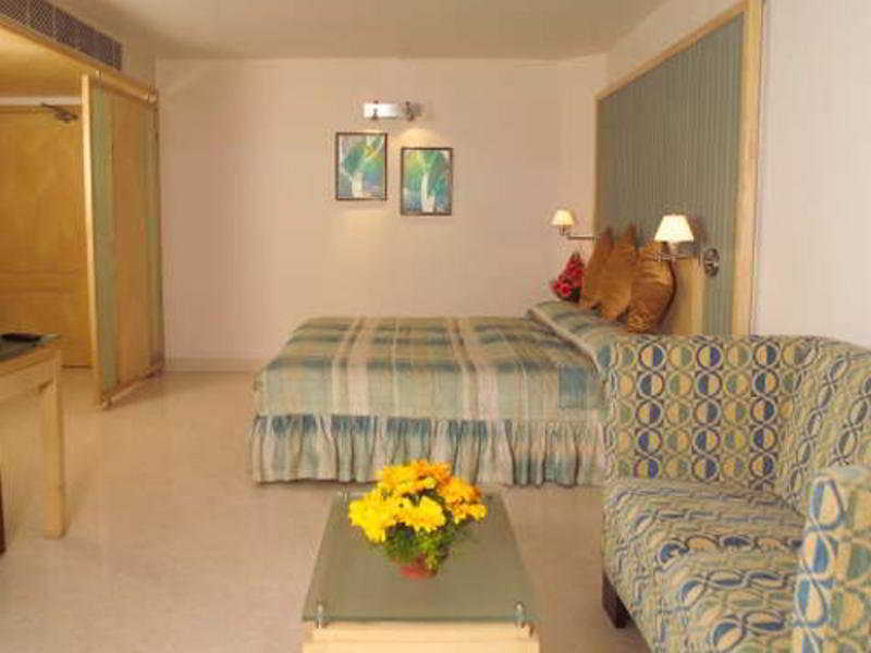 Ashraya International Hotel Bangalore Exterior photo